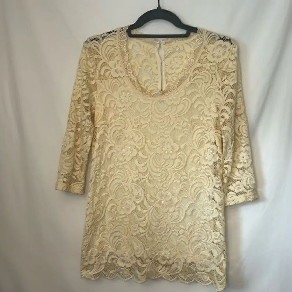 Mama Lucious EUC cream lace/woven maternity blouse Size medium
